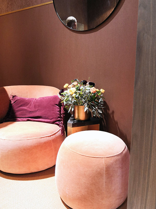 Sthlm-fair-rosa-chair-mauve-wall.jpg